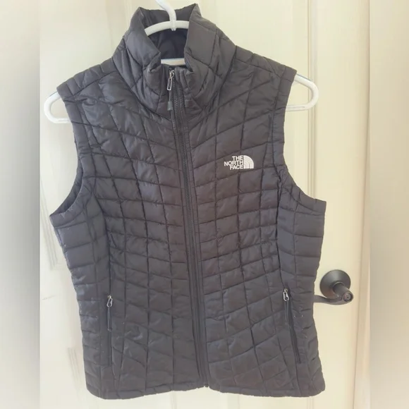 The North Face Women's Black Quilted Vest - Picture 2 of 8